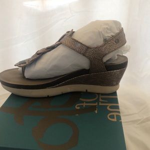 OTBT Graceville Sandal size 8 M EUC